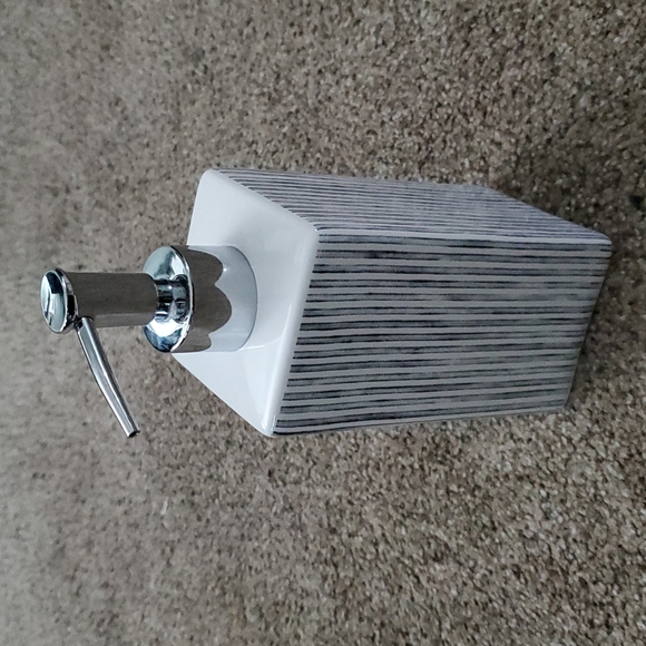 Kassatex Bath Kassatex Lotion Dispenser Poshmark